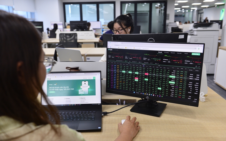 Đọ thị phần môi giới chứng khoán: SSI cao nhất 5 năm, VNDirect văng khỏi top 6 - Ảnh 2.