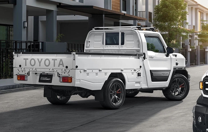 Toyota Hilux - Ảnh 7.