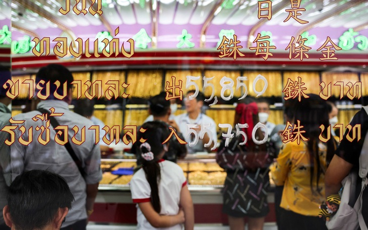 Giá vàng tăng, lương thưởng chuyên gia giao dịch vàng cũng 'đỉnh nóc' - Ảnh 2.