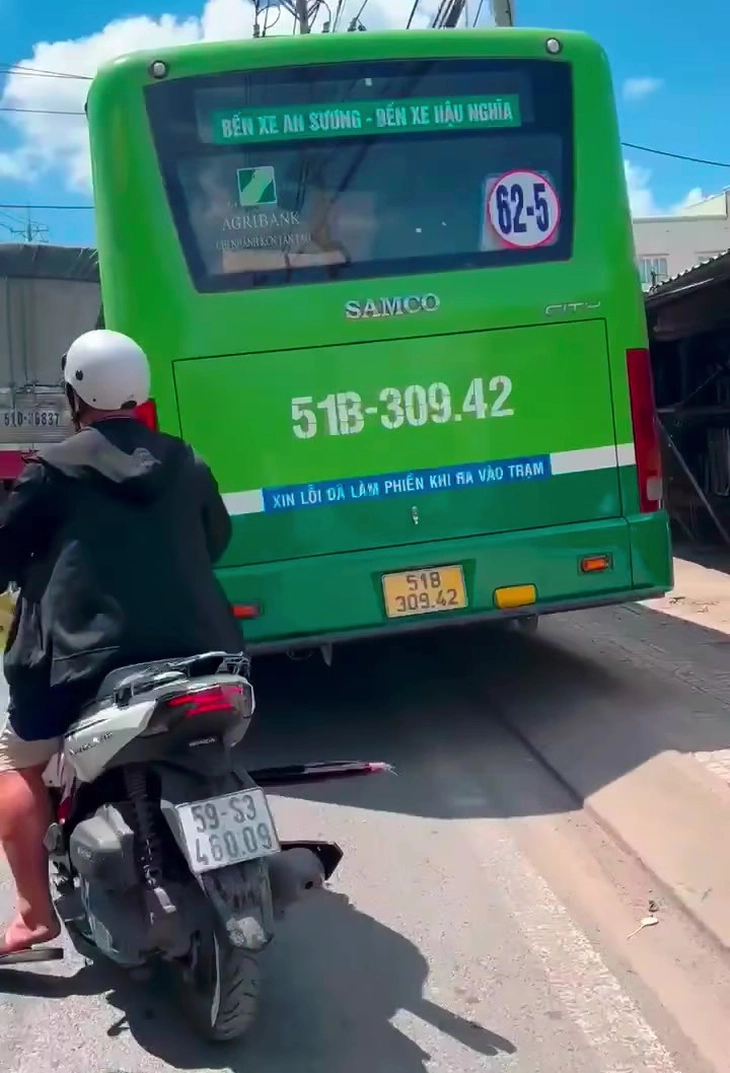 xe buýt - Ảnh 1.