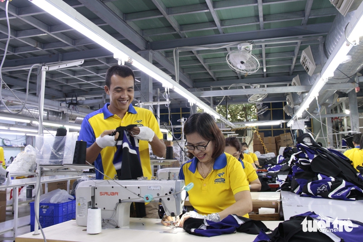 Thu nhập bình quân của người lao động tăng 10%, nhưng 1,6 triệu thanh niên không có việc làm - Ảnh 2.