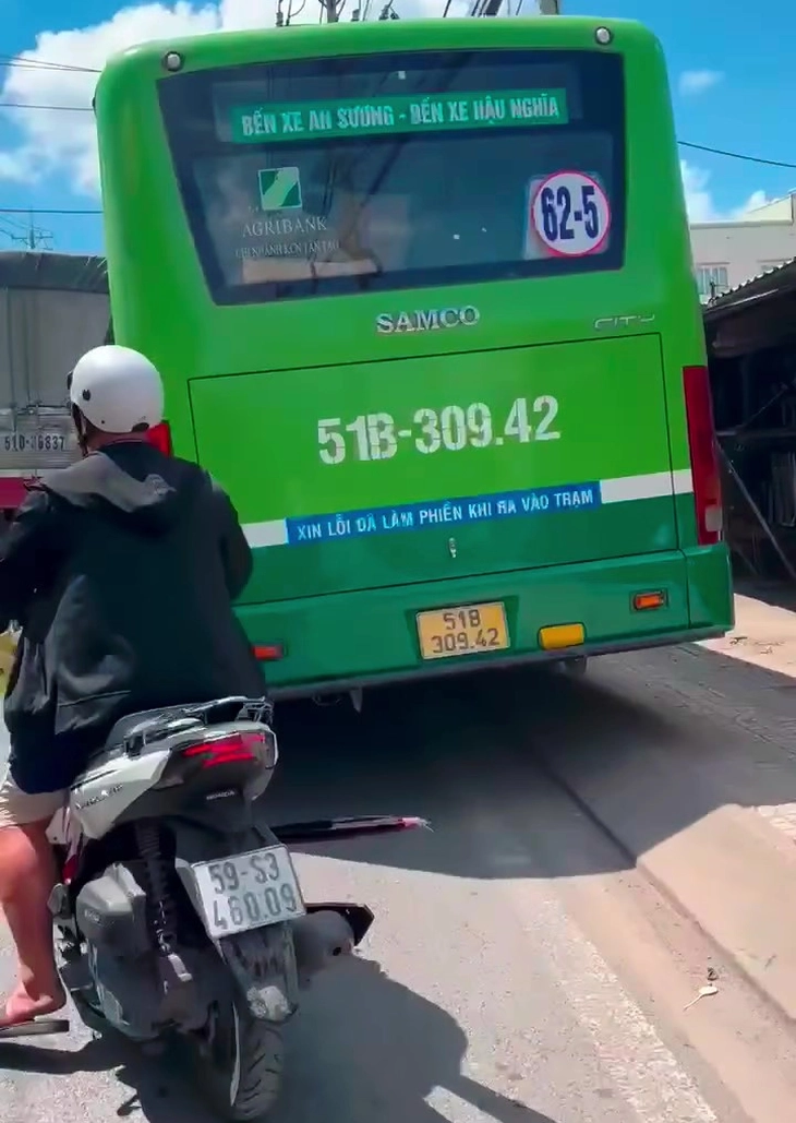 xe buýt - Ảnh 1.