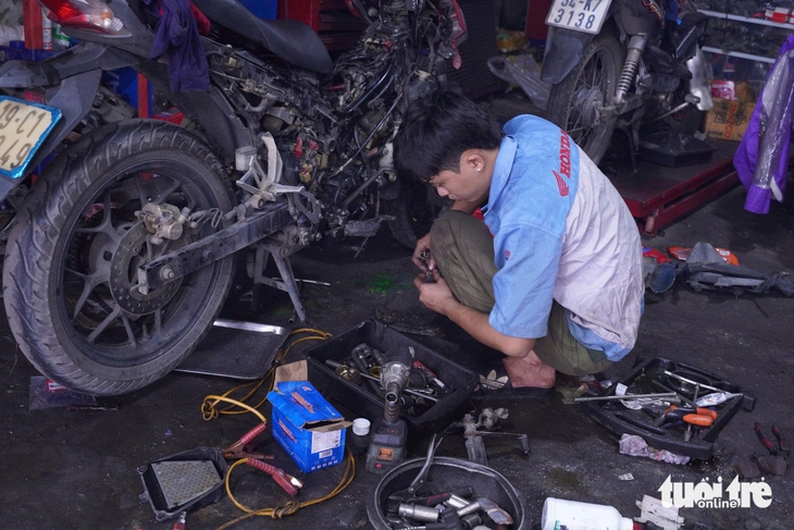 sửa xe - Ảnh 1.