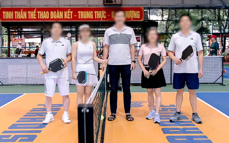 Kỷ luật Bí thư xã bỏ học chính trị đi chơi pickleball và 2 cán bộ  - Ảnh 1.