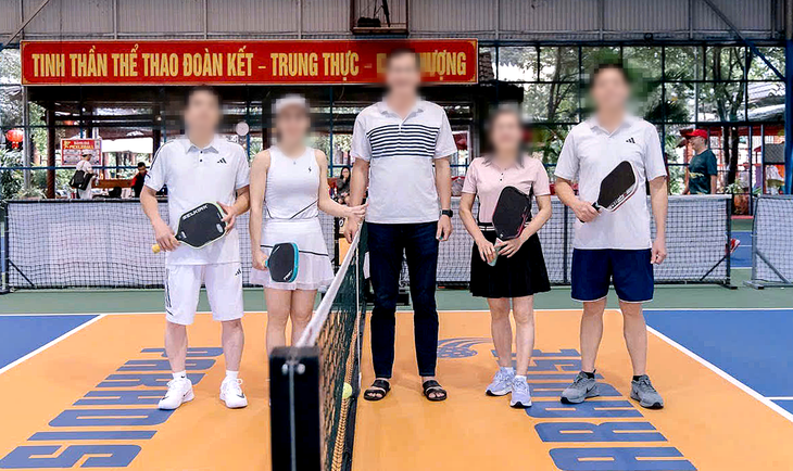 Kiểm tra thông tin bí thư xã nghi đi đánh pickleball trong giờ học chính trị - Ảnh 1.