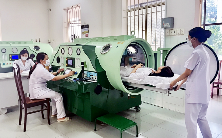 Giật mình giữa đêm, ngủ ngáy, khó ngủ... Làm gì khi giấc ngủ gặp rắc rối? - Ảnh 2.
