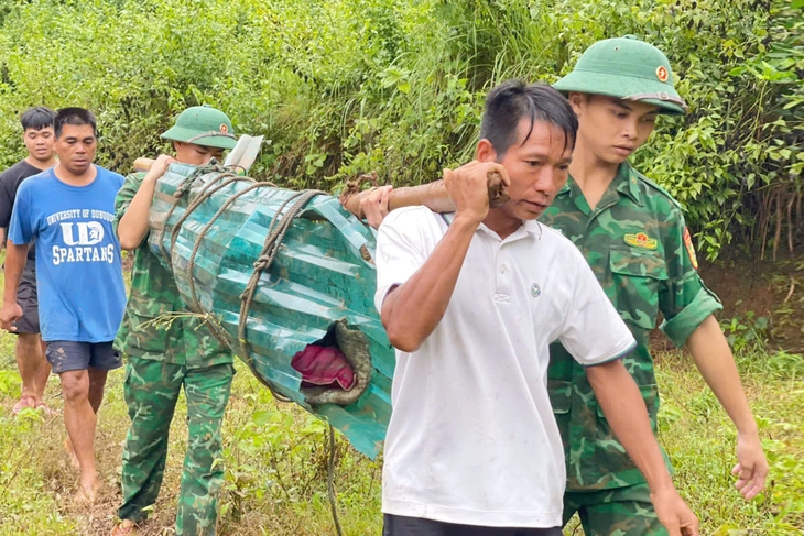 Sạt lở đất đá, vùi lấp hai vợ chồng tử vong trên nương rẫy - Ảnh 1.