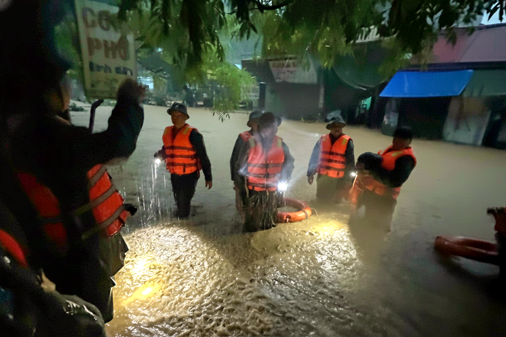 Người dân vùng lũ Thái Nguyên chia sẻ tọa độ cầu cứu - Ảnh 2.