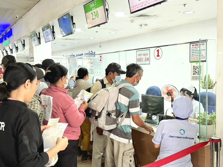 Sau sáp nhập người dân TP.HCM đăng ký bảo hiểm y tế ban đầu ở đâu? - Ảnh 1.
