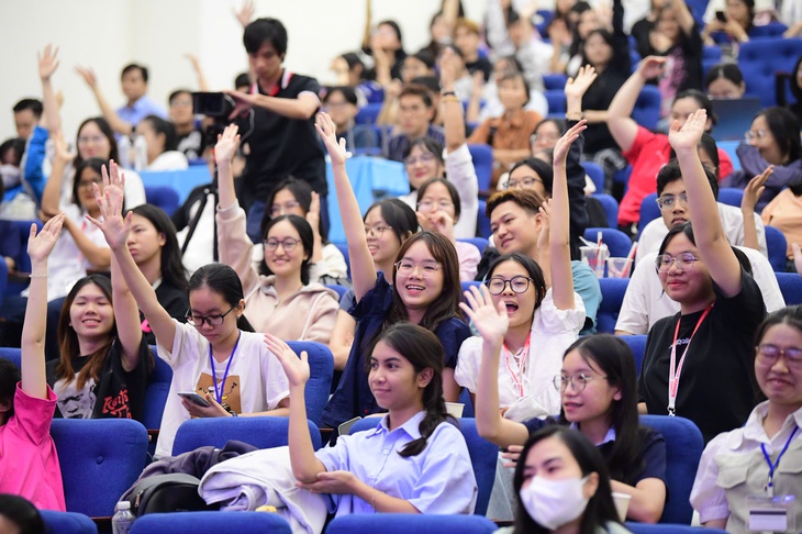 Tiểu thương hào hứng học chuyển đổi số qua sân chơi 'Lên số - Lên đời' - Ảnh 5.