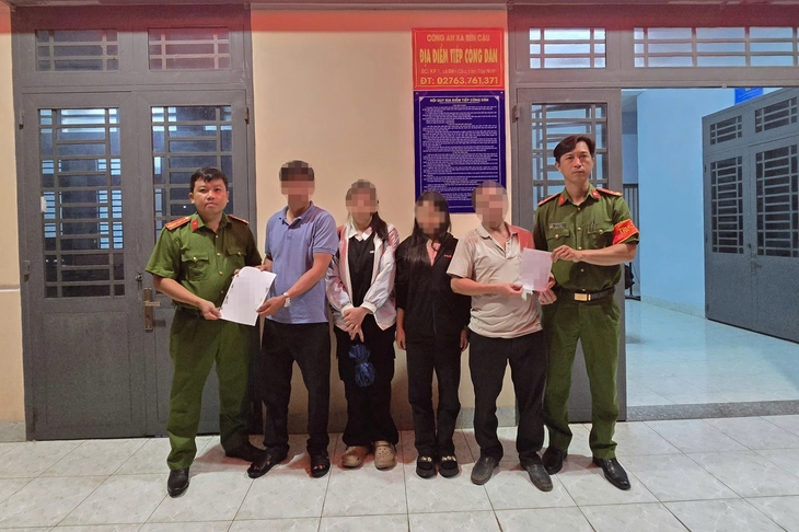 Bị hù 'dính án ma túy', 2 nữ sinh viên xém bị lừa qua biên giới Tây Ninh - Ảnh 1.