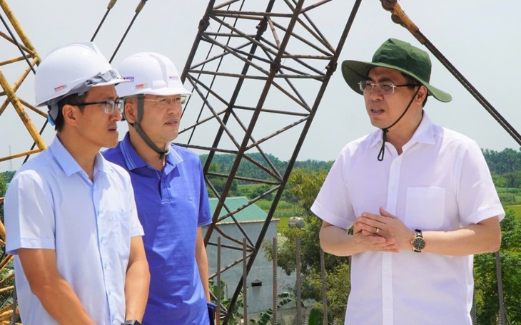 Chủ tịch tỉnh Quảng Ngãi: Tiến độ dự án kiểm tra hàng tuần, điều chuyển cán bộ yếu - Ảnh 3.