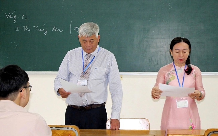 Bộ trưởng Nguyễn Kim Sơn: Không tinh giản bằng cách cắt giảm cơ học số biên chế giáo viên được giao - Ảnh 2.