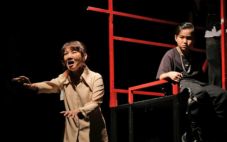 Để sân khấu không mãi trong vùng an toàn - Ảnh 3.