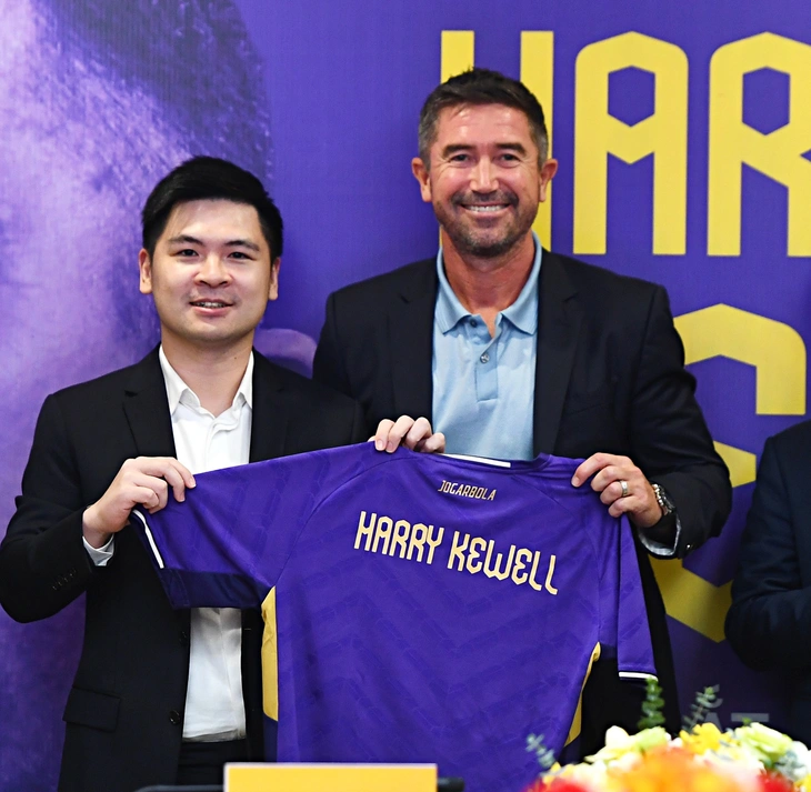 HLV Harry Kewell muốn đem lại bản sắc riêng cho CLB Hà Nội - Ảnh 1.