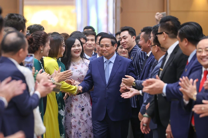 Thủ tướng Phạm Minh Chính gặp các doanh nhân tiêu biểu - Ảnh 1.