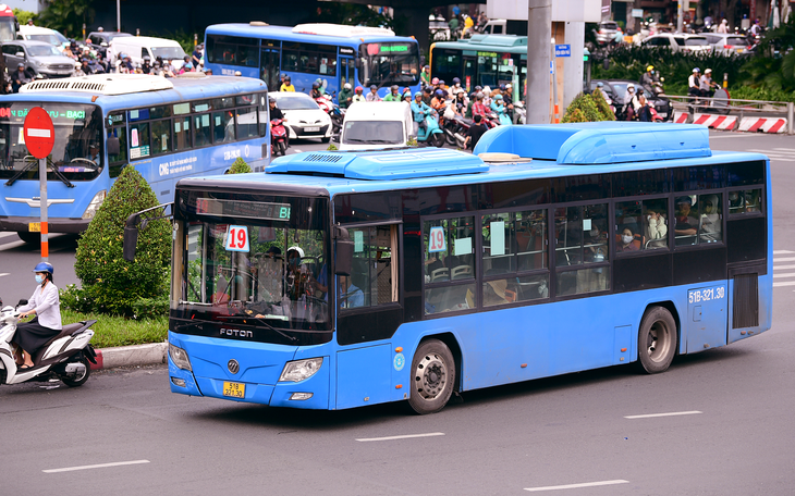 100 xe buýt CNG của Samco tồn kho nhiều năm, Sở Xây dựng TP.HCM nói gì? - Ảnh 1.