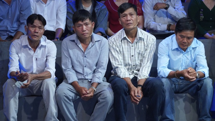 Nỗi đau quá sức của đứa trẻ gãy tay bị bỏ rơi trong Như chưa hề có cuộc chia ly - Ảnh 6. Khi những người đàn ông khóc trong Như chưa hề có cuộc chia ly - Ảnh 6.