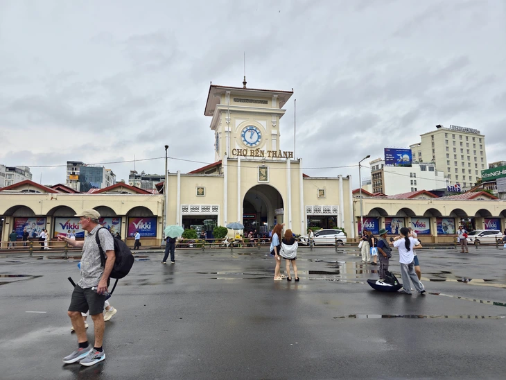 Hiện trạng trung tâm Bến Thành, nơi TP.HCM dự định để Vingroup đầu tư 12,5ha không gian ngầm ra sao? - Ảnh 3.