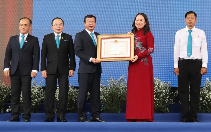 Ngành y tế Thanh Hóa phát triển nguồn nhân lực, vì sức khỏe nhân dân - Ảnh 5.