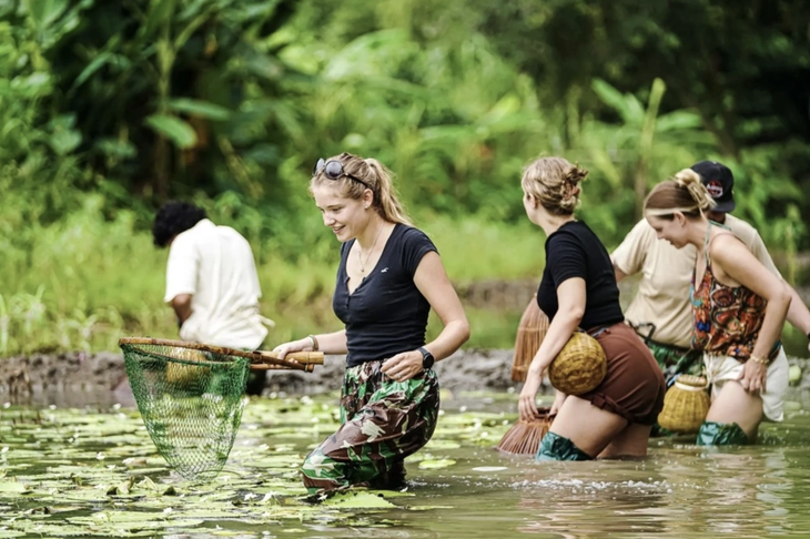 khách tây - Ảnh 1.