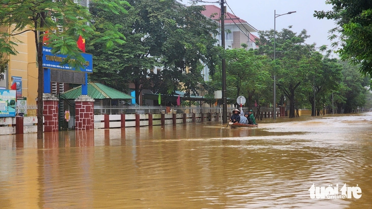 Ba 'trụ cột' cho miền Trung an toàn hơn - Ảnh 1. Ba 'trụ cột' cho miền Trung an toàn hơn - Ảnh 1.