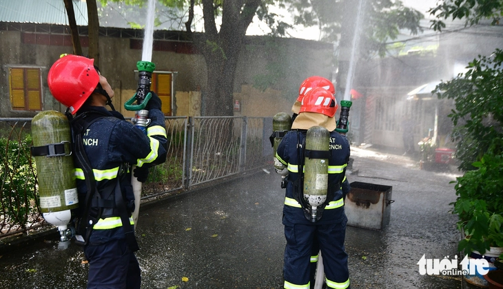 chữa cháy - Ảnh 9.