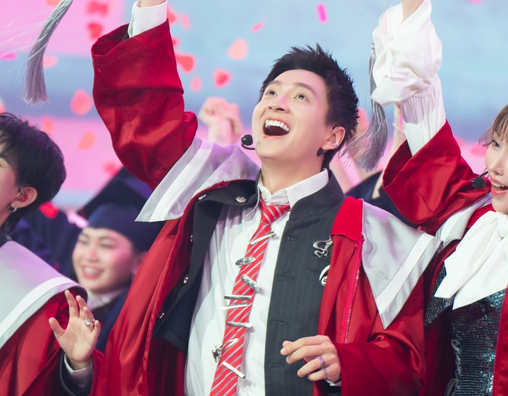 Bất ngờ đội Ngô Kiến Huy trong Anh trai say hi: tuổi già nhất mà bài teen nhất - Ảnh 2. Bất ngờ đội Ngô Kiến Huy trong Anh trai say hi: Tuổi già mà bài teen nhất - Ảnh 3.