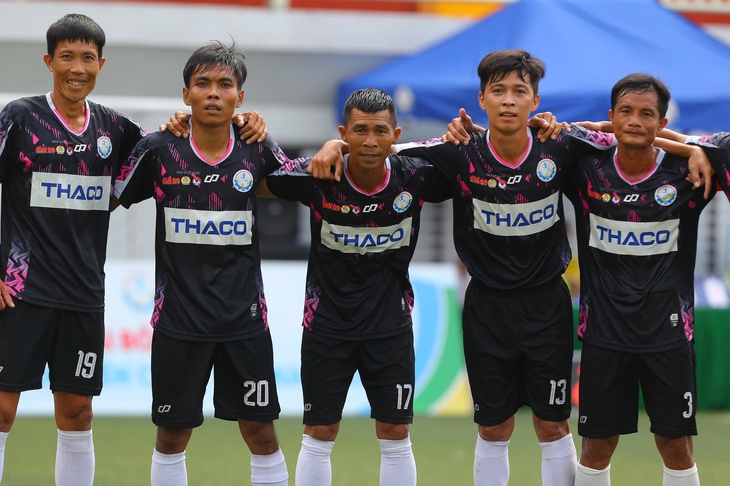 bóng đá công nhân - Ảnh 2.