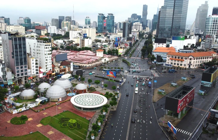 Hiện trạng trung tâm Bến Thành, nơi TP.HCM dự định để Vingroup đầu tư 12,5ha không gian ngầm ra sao? - Ảnh 1.