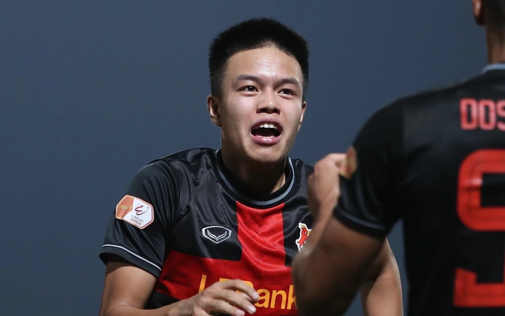 Trần Thành Trung bị loại, HLV Kim Sang Sik gọi Bùi Vĩ Hào lên U22 Việt Nam - Ảnh 2.