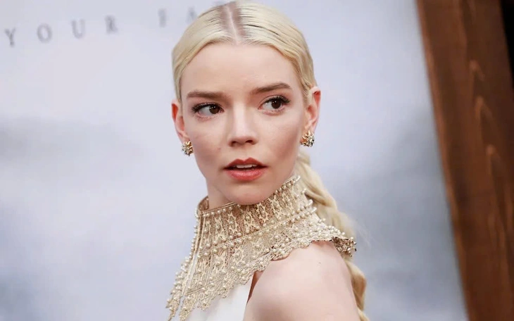 Đi nghỉ dưỡng cũng phải mặc đẹp như Anya Taylor-Joy  - Ảnh 8.
