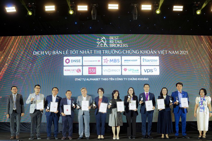 Pinetree lọt Top 10 ‘Dịch vụ bán lẻ tốt nhất thị trường chứng khoán’ - Ảnh 2.