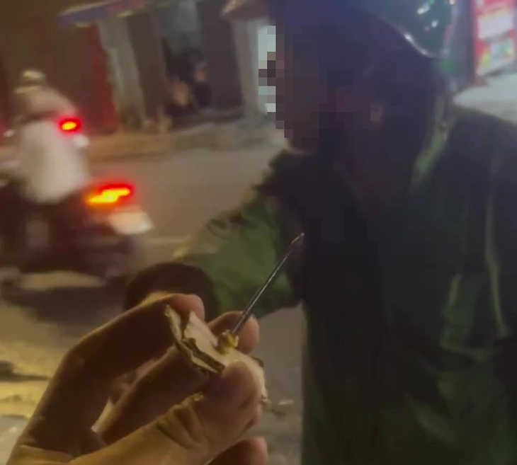 Xác minh người đàn ông rải đinh nhọn trên đường ở TP.HCM - Ảnh 5.