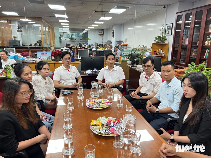 Chỉ sau 24 giờ huy động, nhận được 105 triệu gửi về đồng bào miền Trung - Ảnh 1.