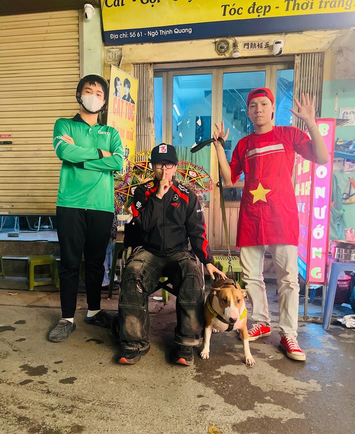 Fan dùng meme Tiệm phở anh Hai ăn mừng chiến thắng của SKT T1 và Faker - Ảnh 3. Faker - Ảnh 3.