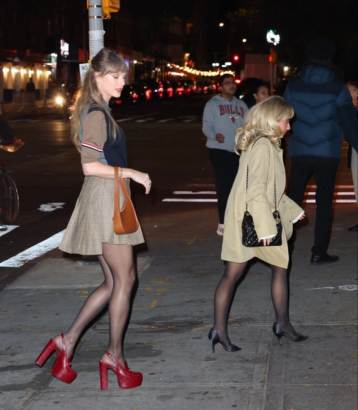 Sabrina Carpenter 'đọ chiều cao' cùng Taylor Swift - Ảnh 1. Sabrina Carpenter - Ảnh 1.