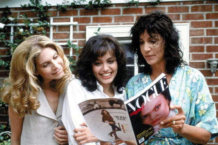 Angelina Jolie - Ảnh 4.