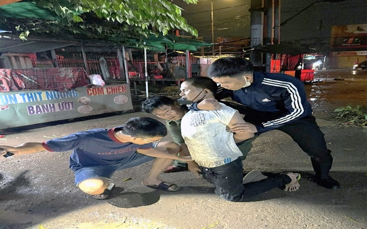 Ghen tuông tình ái, dùng dao đâm 2 chị em ‘vợ hờ’ - Ảnh 2.