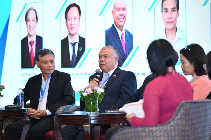 Đại học Y Dược TP.HCM phát triển chương trình đào tạo sau đại học về vắc xin - Ảnh 1.