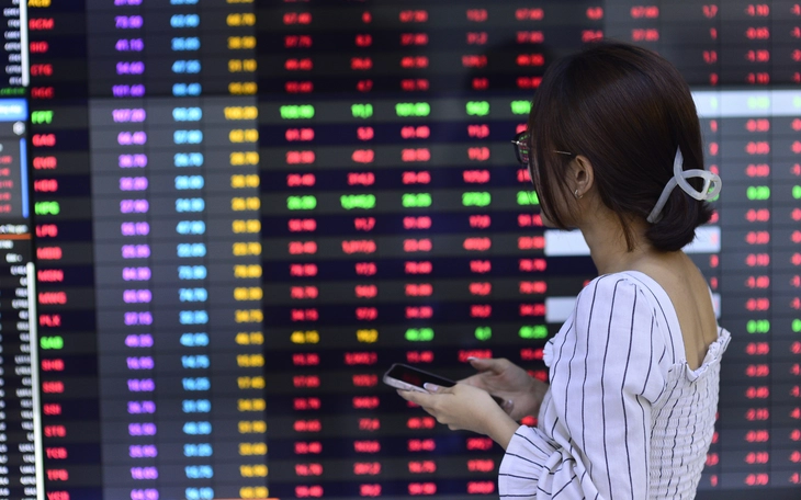 Không có bất ngờ sau 14h00, VN-Index tăng hơn 13 điểm, cổ phiếu chứng khoán phục hồi - Ảnh 3.