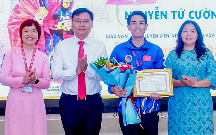 Vinh danh 80 thầy cô giáo tiêu biểu đang công tác tại các xã, phường, đặc khu vùng biên giới - Ảnh 2.