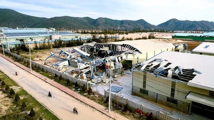 Gượng dậy sau bão Kalmaegi - Ảnh 2.