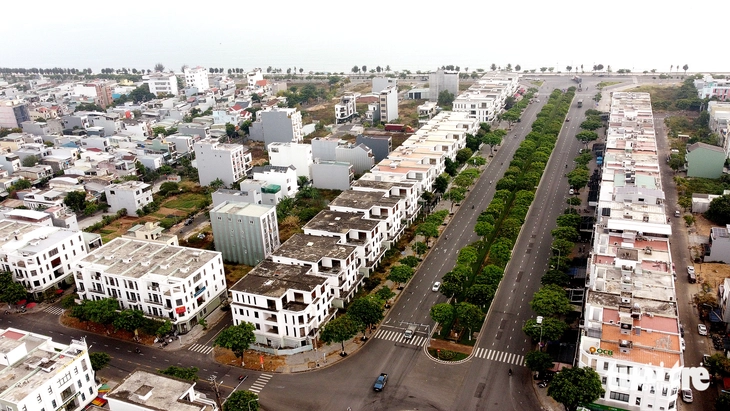 Shophouse giá chục tỉ ở Đà Nẵng: Vì sao dân phải ở ‘chui’? - Ảnh 1.