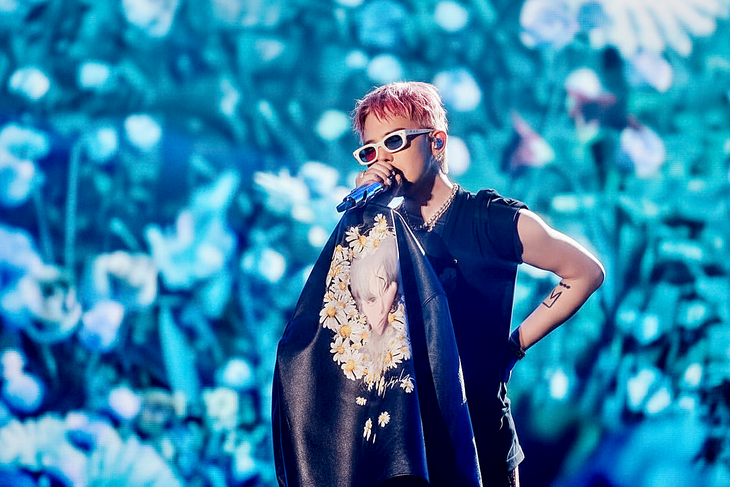 Dân Hàn choáng trước sức hút của 'anh Long' G-DRAGON tại Việt Nam - Ảnh 1.