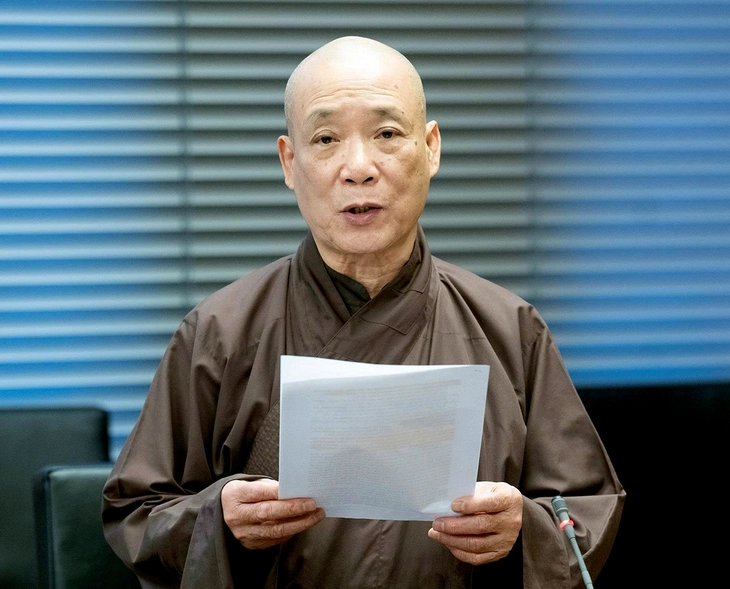 Hòa thượng Thích Bảo Nghiêm: Kẻ thù chúng ta đang đối mặt còn là 'bóng tối trong chính lòng người' - Ảnh 1.