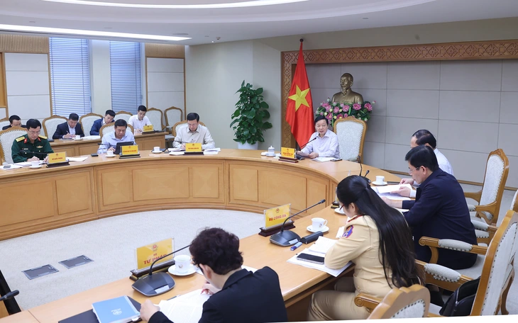 Ô tô sản xuất từ 2017 lưu thông tại Hà Nội, TP.HCM phải đáp ứng tiêu chuẩn Euro 4 năm 2027 - Ảnh 1.