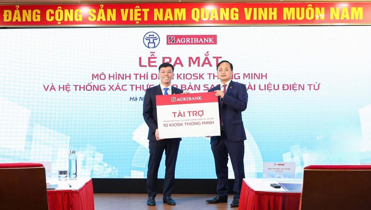 Agribank tài trợ ki ốt thông minh góp phần cải cách hành chính - Ảnh 3.