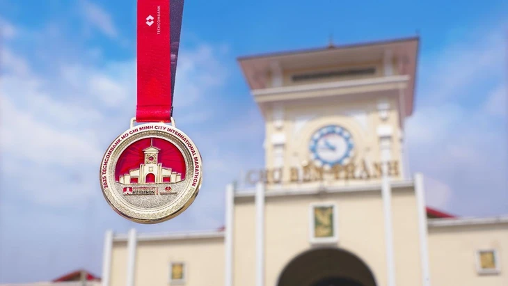 Công bố vật phẩm thi đấu Giải marathon quốc tế TP.HCM Techcombank mùa 8 - Ảnh 2.