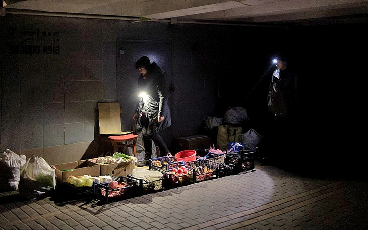 Cộng sự lâu năm ông Zelensky bị truy tố, đã bỏ trốn ra nước ngoài - Ảnh 2.